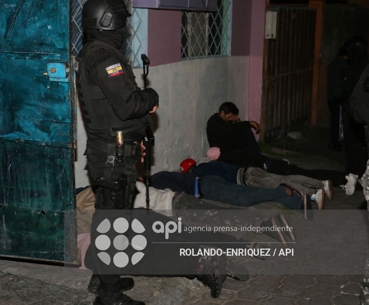 POLICIA OPERATIVOS SEGURIDAD COMITE DEL PUEBLO