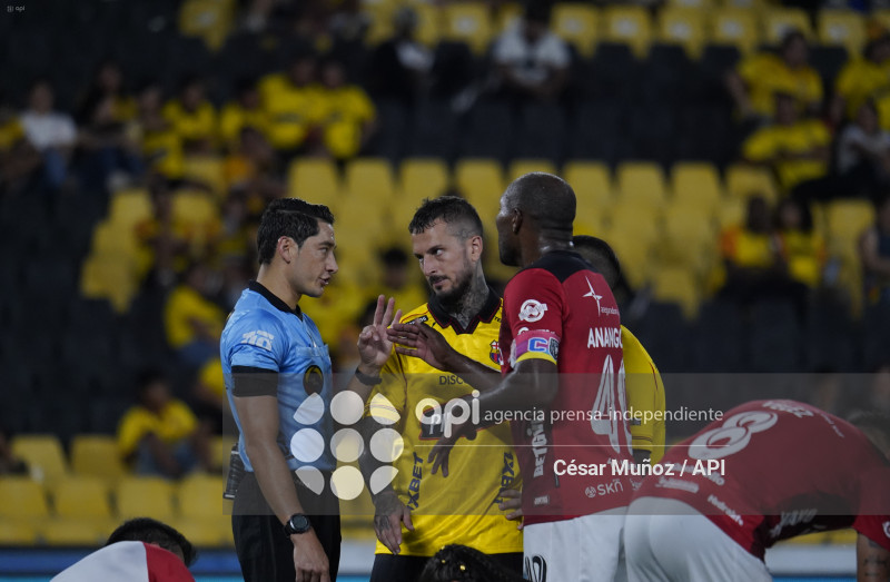 FBL-LIGAECUABET-BARCELONA-LEONES