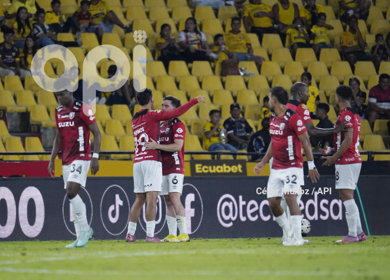FBL-LIGAECUABET-BARCELONA-LEONES