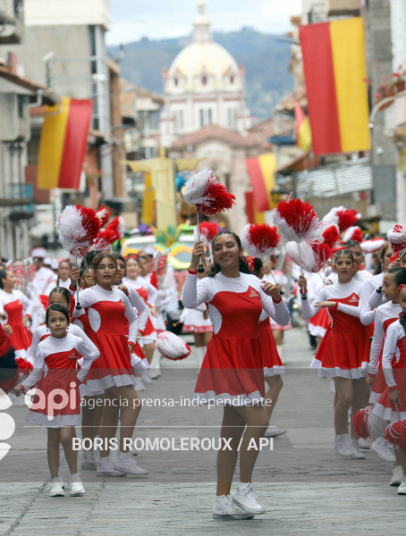 CUENCA-DESFILE ESTUDIANTIL-FUNDACION 469 AÑOS
