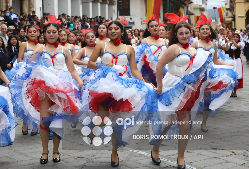 CUENCA-DESFILE ESTUDIANTIL-FUNDACION 469 AÑOS