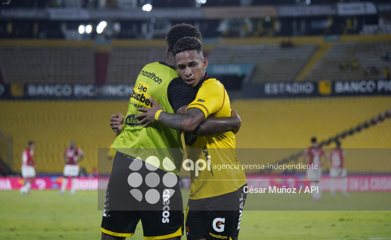 FBL-LIGAECUABET-BARCELONA-LEONES