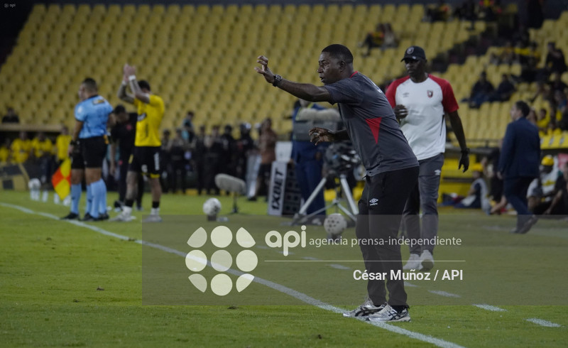 FBL-LIGAECUABET-BARCELONA-LEONES