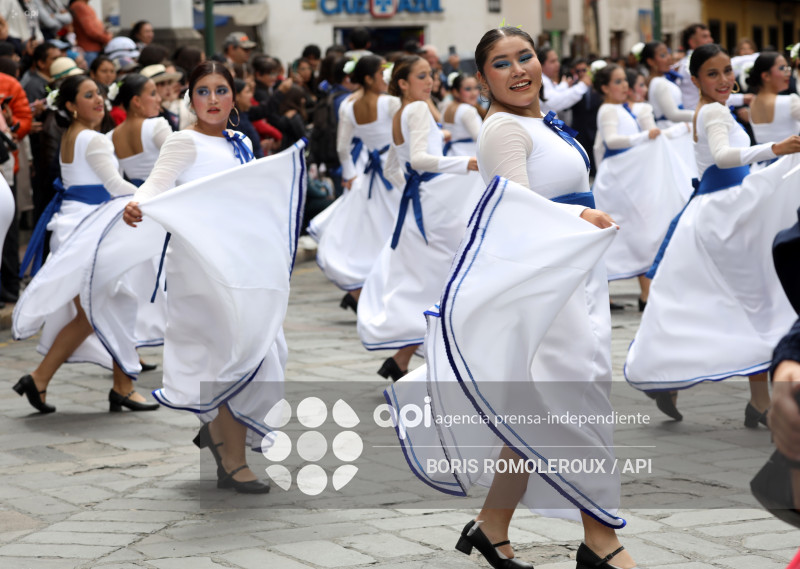 CUENCA-DESFILE ESTUDIANTIL-FUNDACION 469 AÑOS