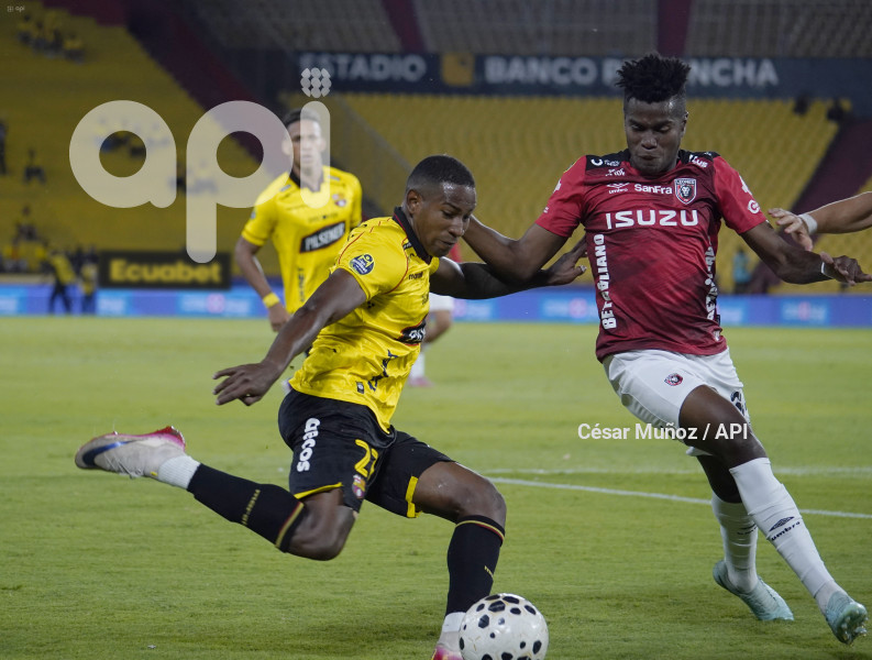 FBL-LIGAECUABET-BARCELONA-LEONES