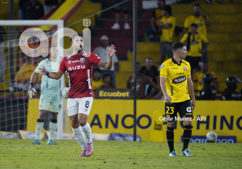 FBL-LIGAECUABET-BARCELONA-LEONES