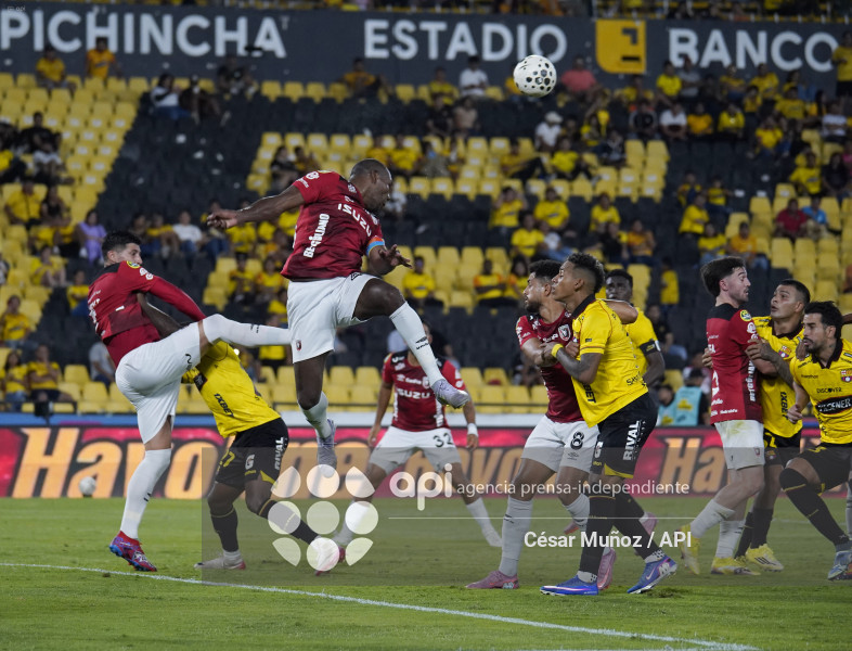 FBL-LIGAECUABET-BARCELONA-LEONES