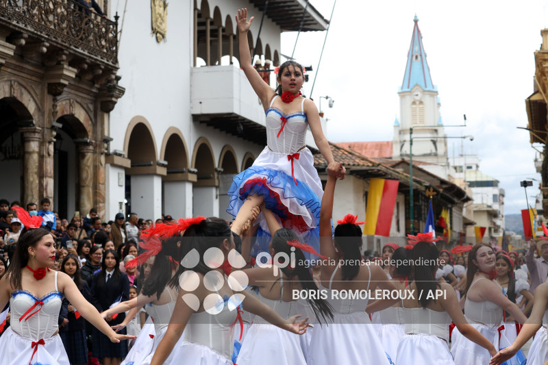 CUENCA-DESFILE ESTUDIANTIL-FUNDACION 469 AÑOS