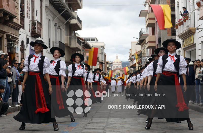 CUENCA-DESFILE ESTUDIANTIL-FUNDACION 469 AÑOS