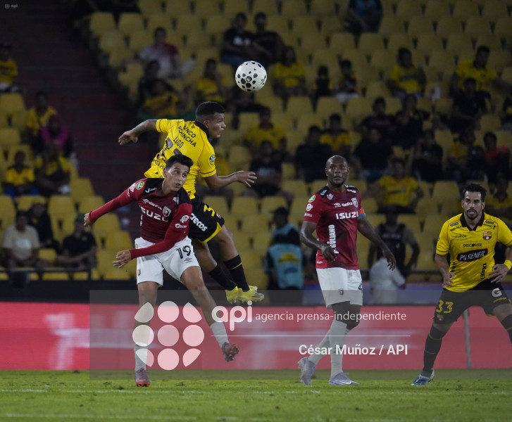 FBL-LIGAECUABET-BARCELONA-LEONES