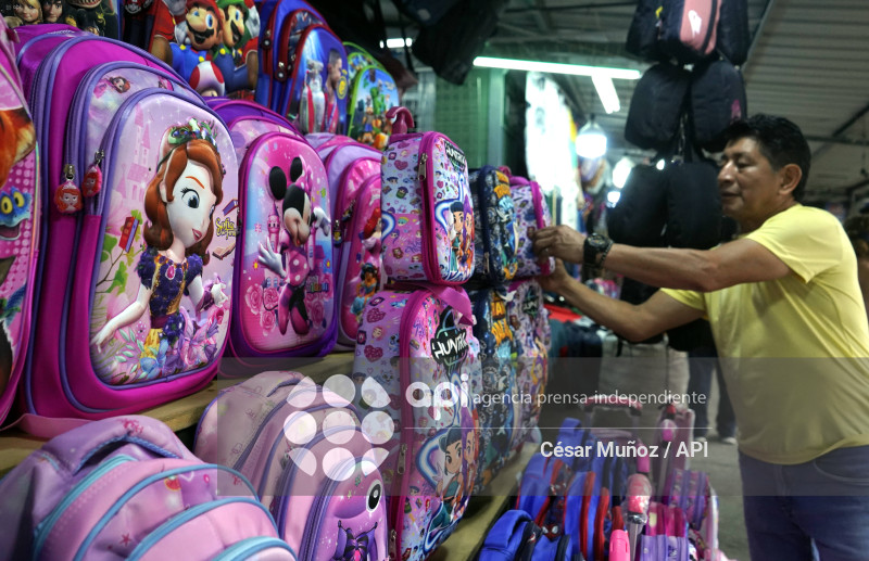 GYE-VENTA DE UTILES ESCOLARES