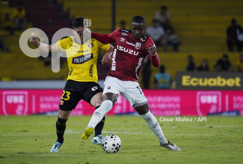 FBL-LIGAECUABET-BARCELONA-LEONES