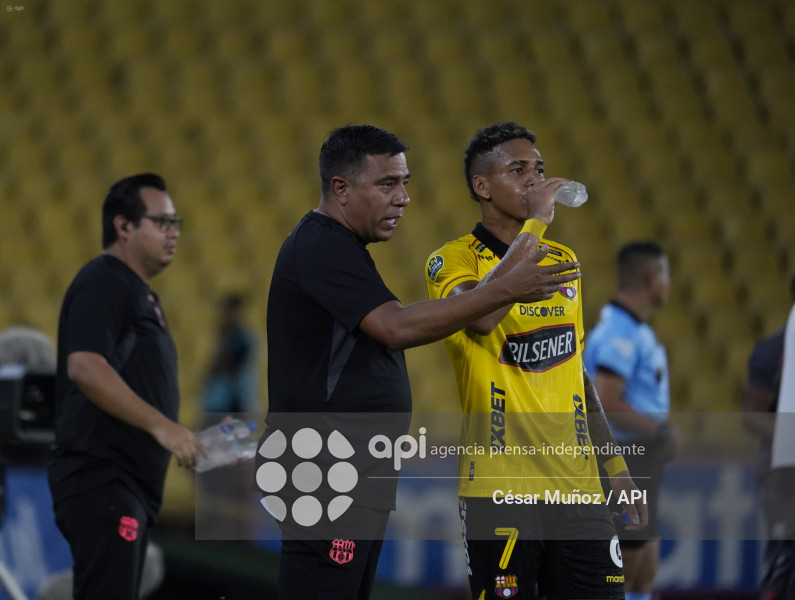 FBL-LIGAECUABET-BARCELONA-LEONES