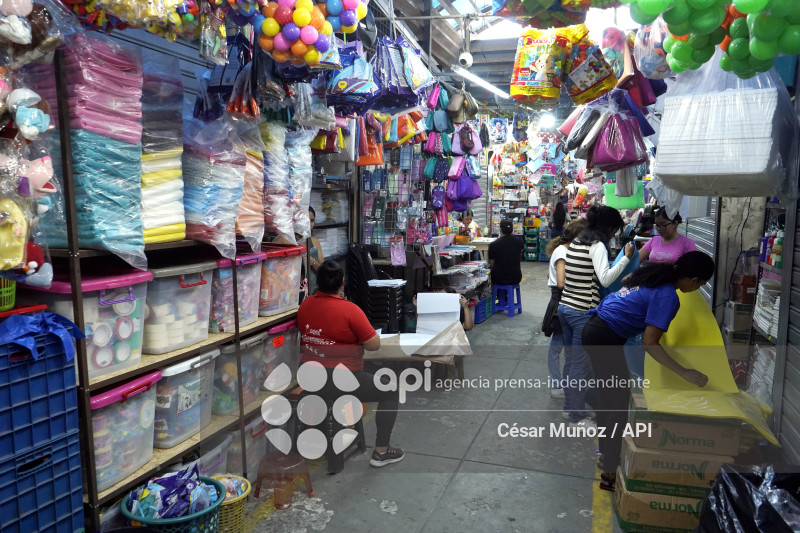GYE-VENTA DE UTILES ESCOLARES