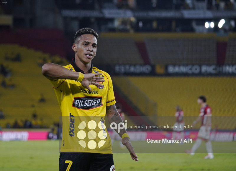 FBL-LIGAECUABET-BARCELONA-LEONES