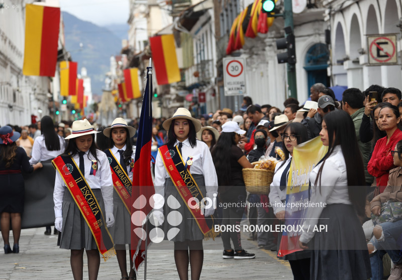 CUENCA-DESFILE ESTUDIANTIL-FUNDACION 469 AÑOS