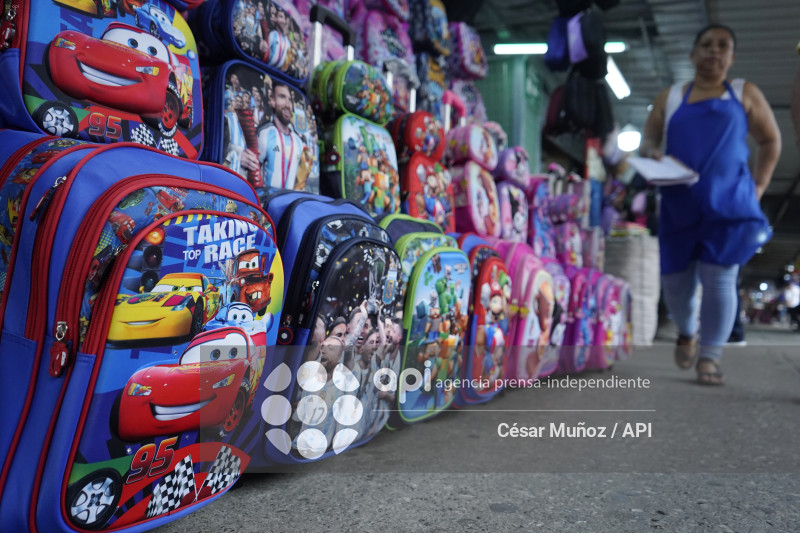GYE-VENTA DE UTILES ESCOLARES