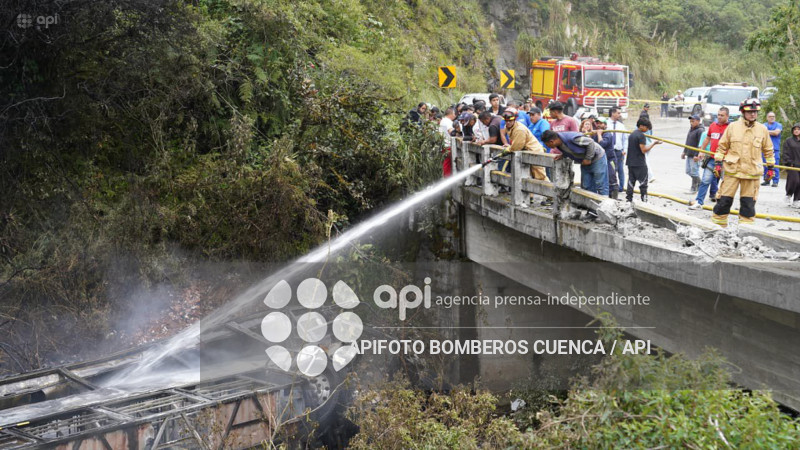 CUENCA-ACCIDENTE BUS-CUENCA-MOLLETURO