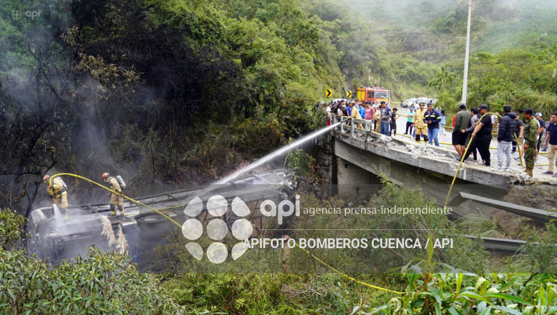 CUENCA-ACCIDENTE BUS-CUENCA-MOLLETURO