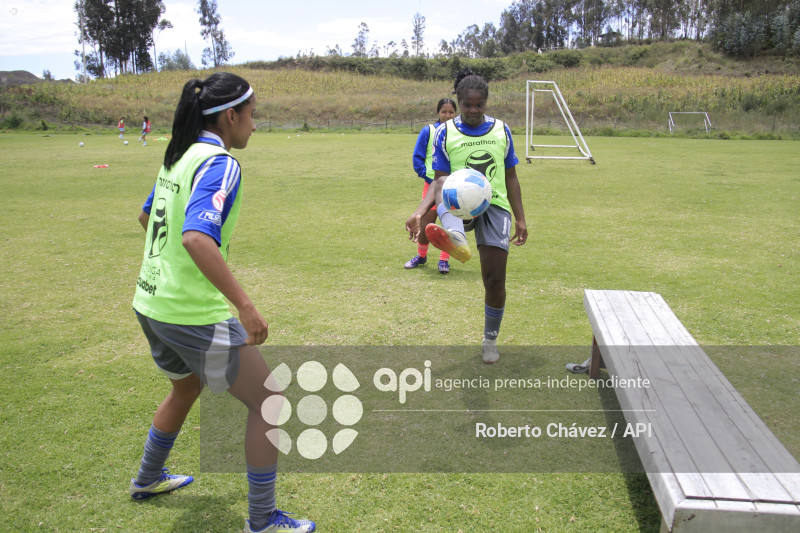 FBL SUPERLIGA FEMENINA MACARA VS EMELEC