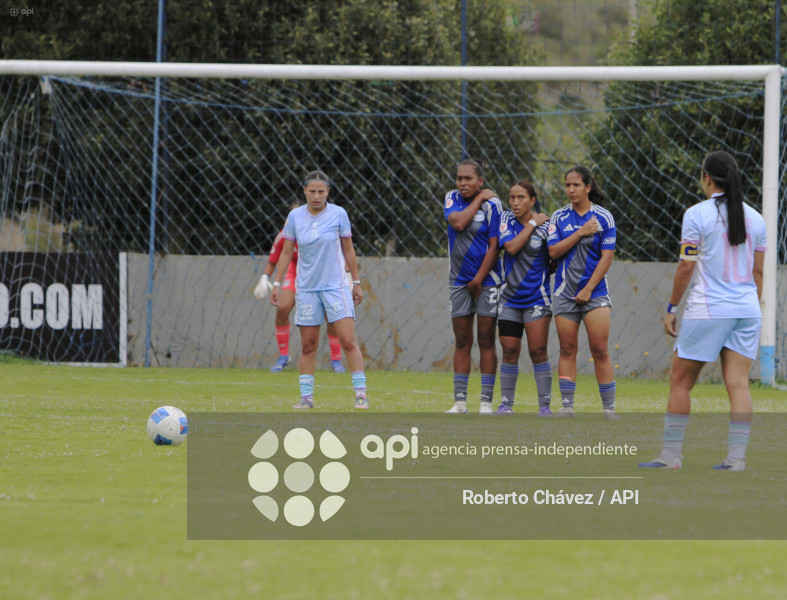 FBL SUPERLIGA FEMENINA MACARA VS EMELEC