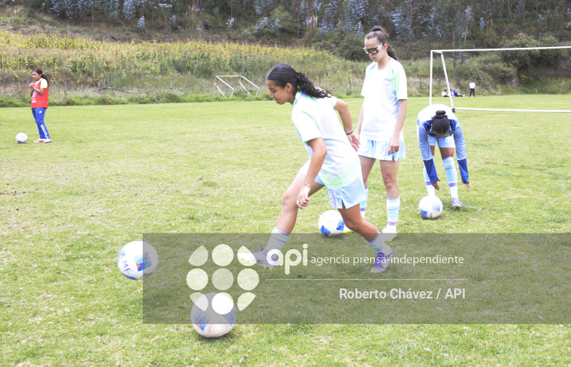 FBL SUPERLIGA FEMENINA MACARA VS EMELEC
