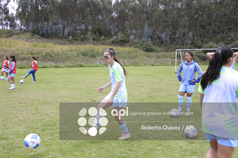FBL SUPERLIGA FEMENINA MACARA VS EMELEC