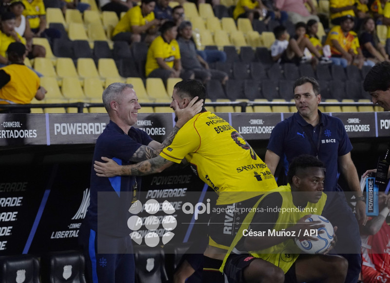 FBL-LIBERTADORES-BARCELONA-U CATOLICA
