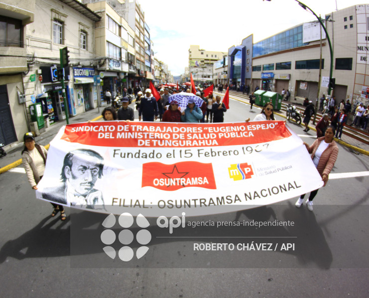 MARCHA 1 DE MAYO AMBATO