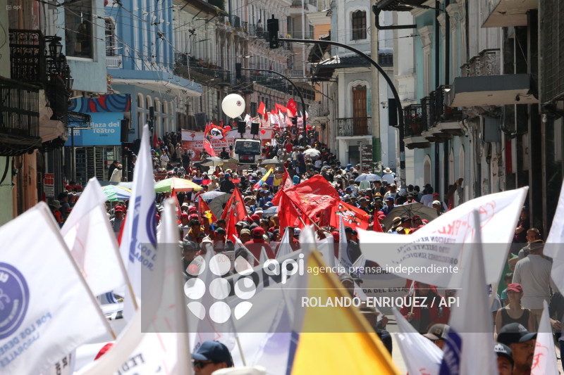 MARCHA 1 DE MAYO QUITO