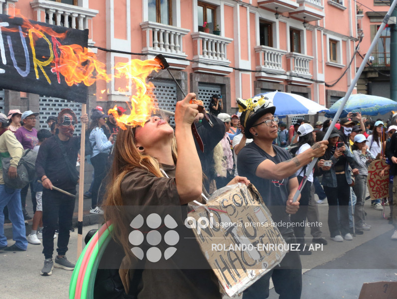 MARCHA 1 DE MAYO QUITO