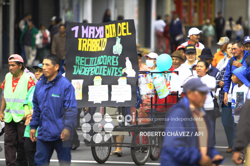MARCHA 1 DE MAYO AMBATO