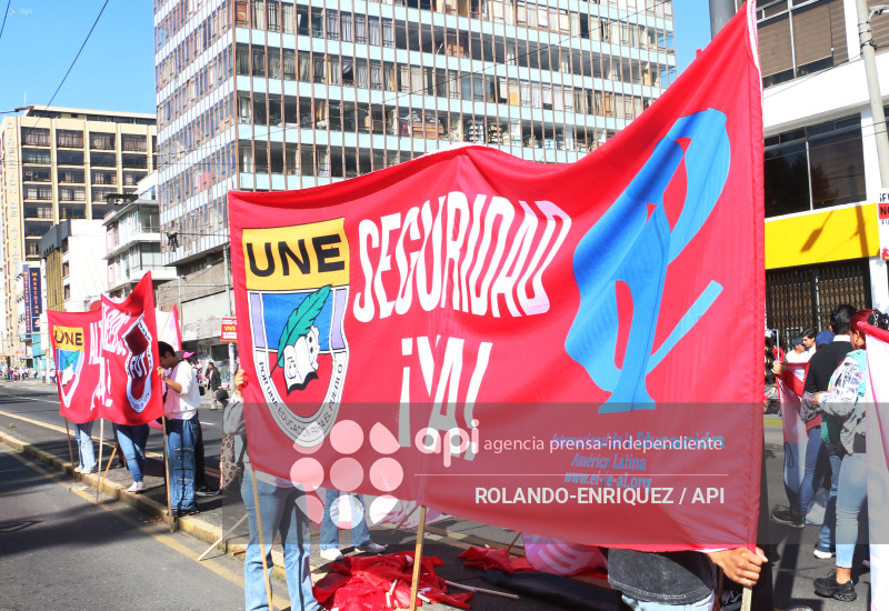 MARCHA 1 DE MAYO QUITO