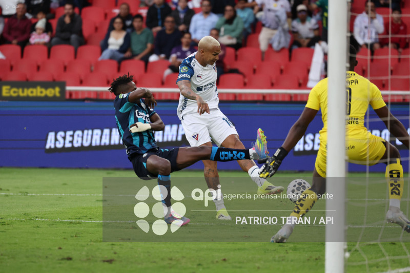 FBL LIGA ECUABET LDU VS GUAYAQUIL CITY