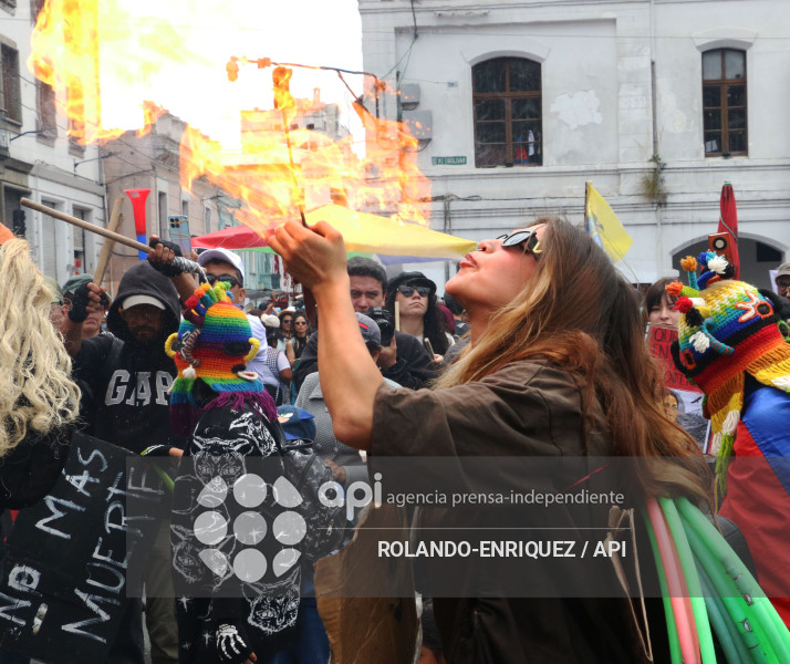MARCHA 1 DE MAYO QUITO