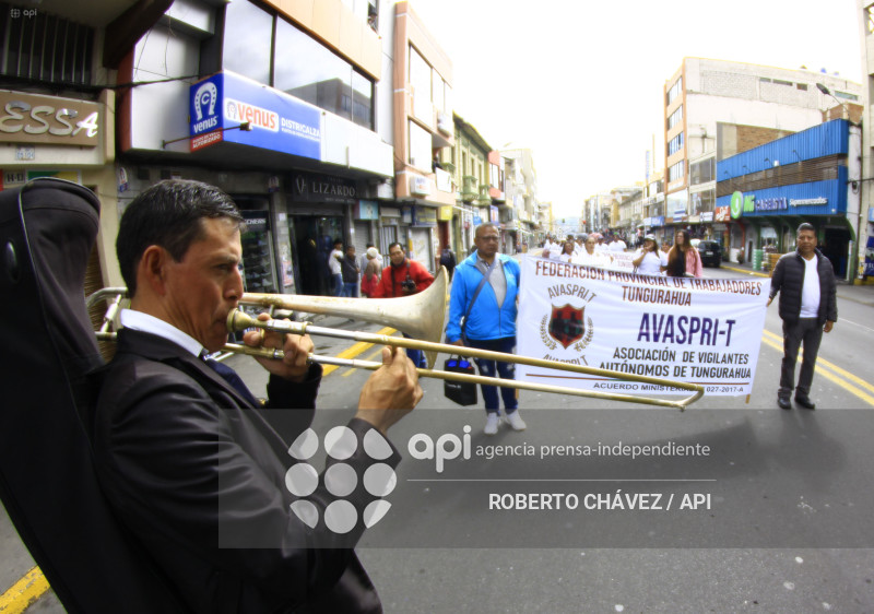MARCHA 1 DE MAYO AMBATO