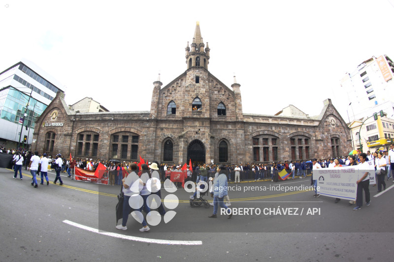 MARCHA 1 DE MAYO AMBATO