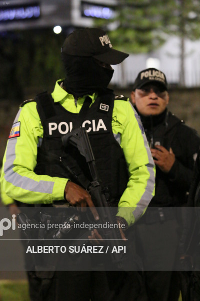 MILITARES TOQUE DE QUEDA EN PICHINCHA