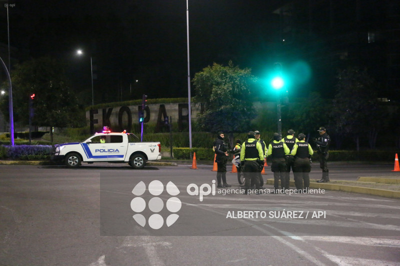 MILITARES TOQUE DE QUEDA EN PICHINCHA