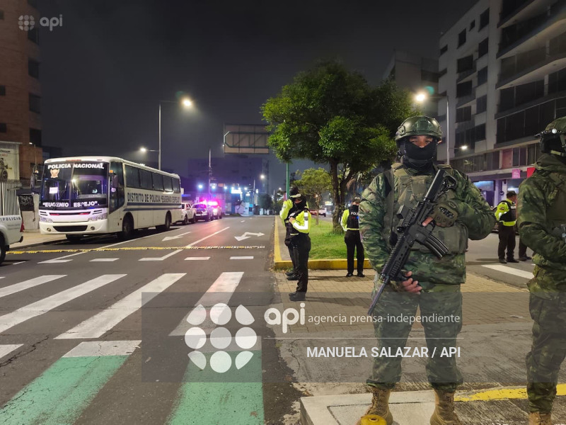 POLICIA TOQUE DE QUEDA EN PICHINCHA