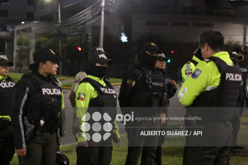 MILITARES TOQUE DE QUEDA EN PICHINCHA