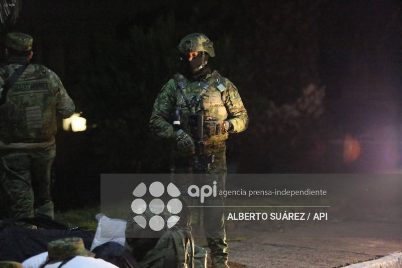 MILITARES TOQUE DE QUEDA EN PICHINCHA