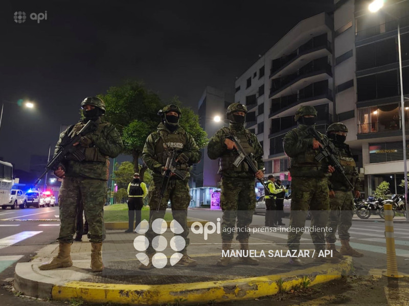 POLICIA TOQUE DE QUEDA EN PICHINCHA