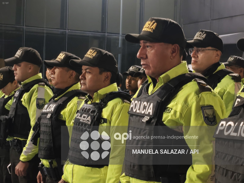 POLICIA TOQUE DE QUEDA EN PICHINCHA