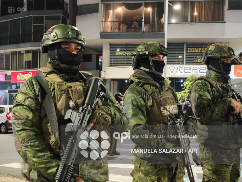 POLICIA TOQUE DE QUEDA EN PICHINCHA