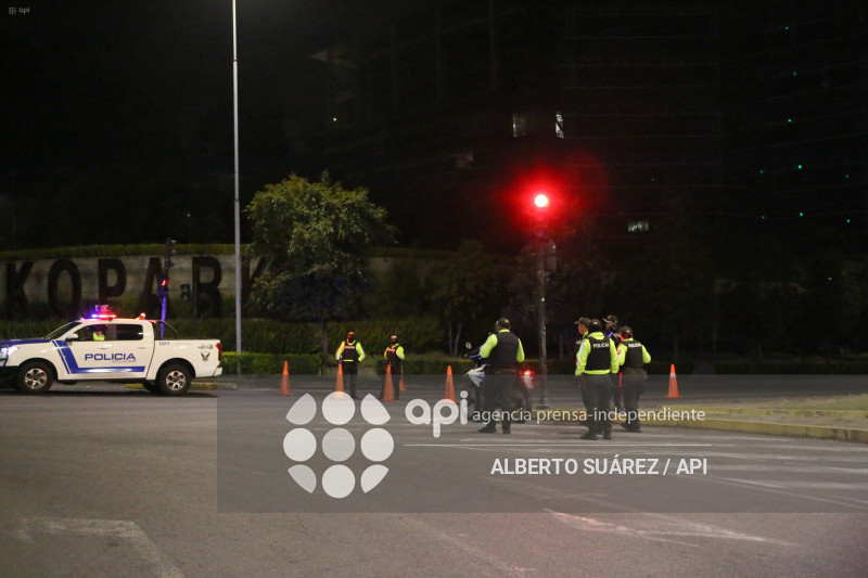 MILITARES TOQUE DE QUEDA EN PICHINCHA