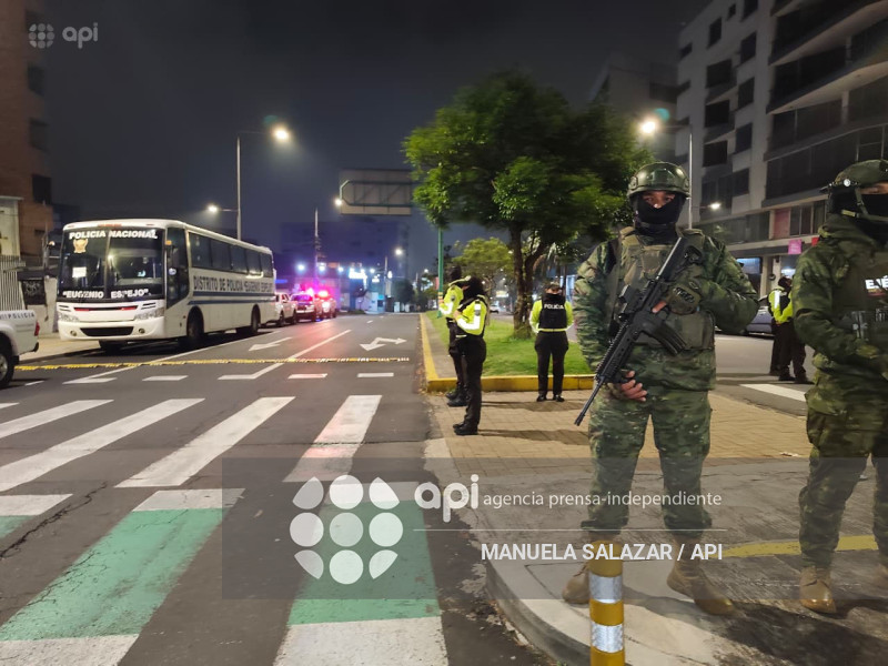 POLICIA TOQUE DE QUEDA EN PICHINCHA