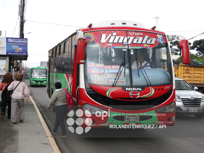 TRANSPORTISTAS REDUCEN FRECUENCIAS