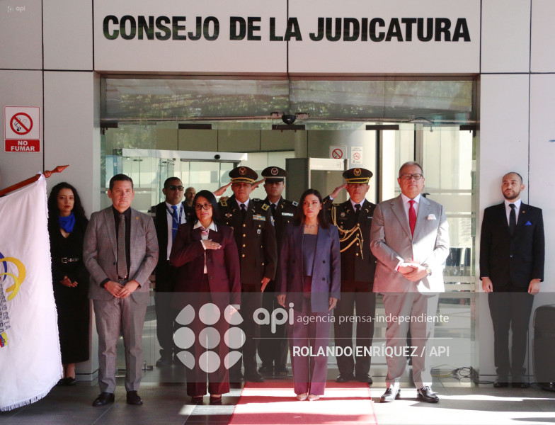 MERCEDES CAICEDO JUDICATURA