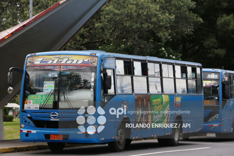 TRANSPORTISTAS REDUCEN FRECUENCIAS